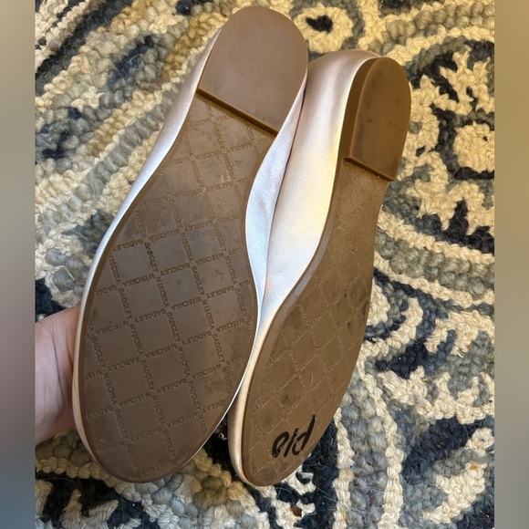 Badgley Mischka Embellished Flats - Picture 4 of 6